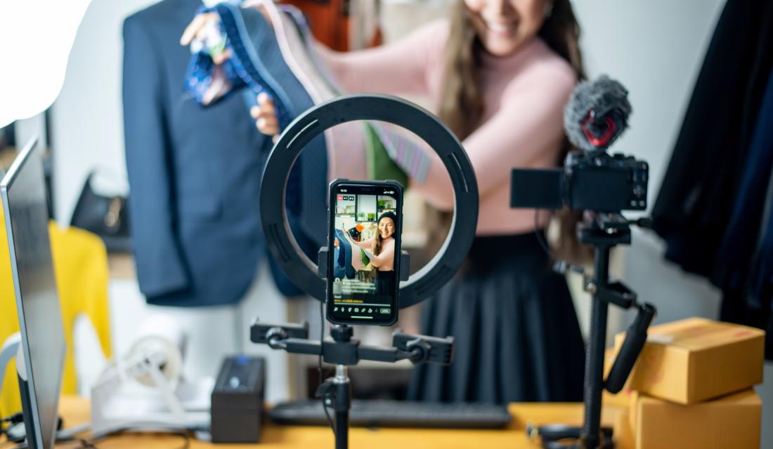 Influencerin dreht Video