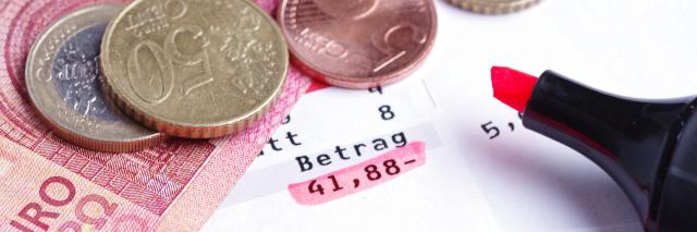 Kontoauszug mit Geld