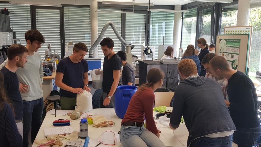 Studierende der Hochschule Pforzheim untersuchen Mehrwegnetze