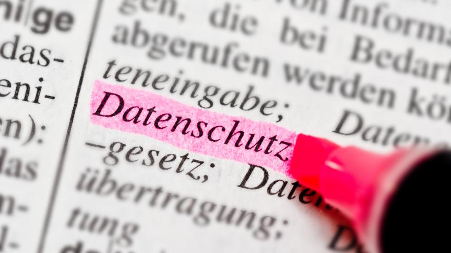 Wörterbucheintrag "Datenschutz" mit Textmarker markiert