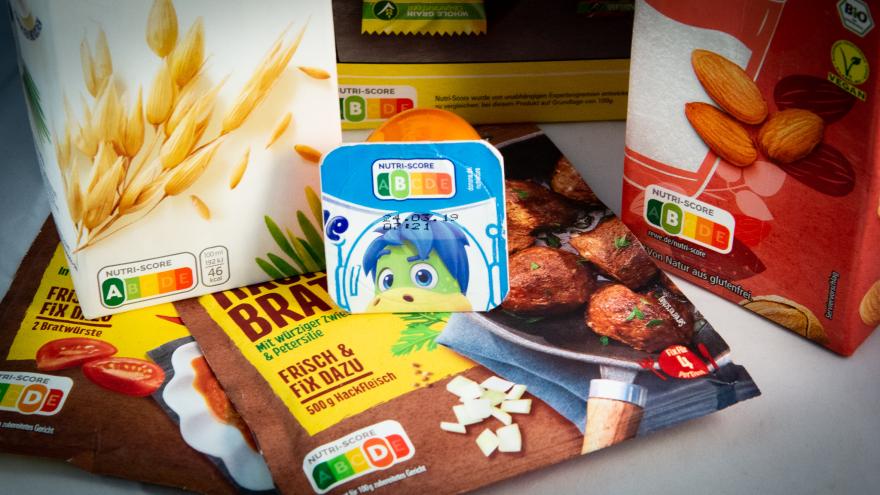 Lebensmittelverpackungen mit Logo Nutri-Score