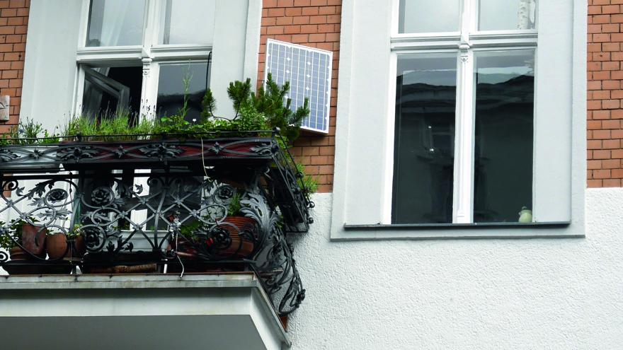 Mini-Stecker-PV-Anlage auf Balkon